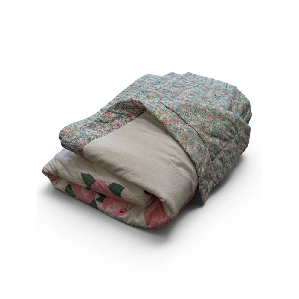 Vintage Handmade Rose Appliqué Quilt – 86